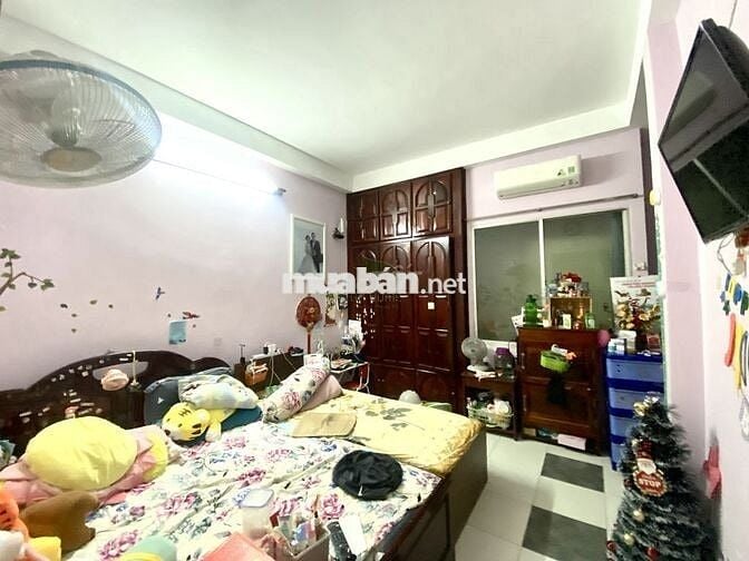 CHO THUÊ NHÀ 3 PHÒNG NGỦ CÓ NỘI THẤT HẺM TTTP GIÁ 7 TRIỆU/THÁNG