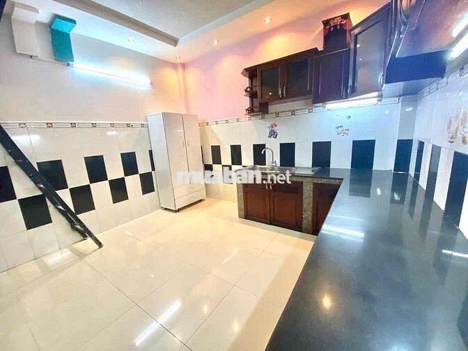 Phòng duplex 32m2 cực kì rộng rãi