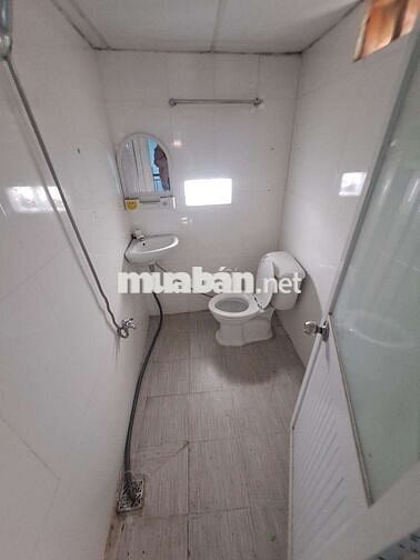 Cho tbuê nhà nguyên  căn apđ quận 12