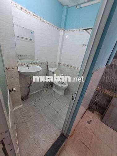 Cho tbuê nhà nguyên  căn apđ quận 12