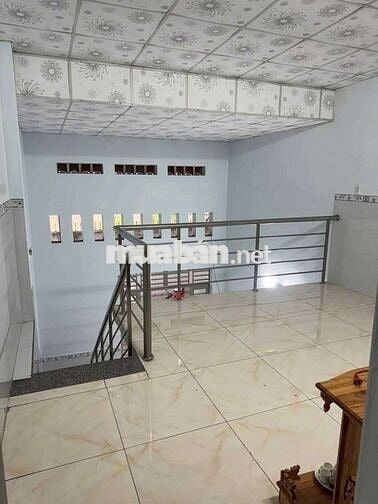 Cho thuê nhà trệt Lửng 2pn 2wc Phú Hòa 1 gần đại học TDM
