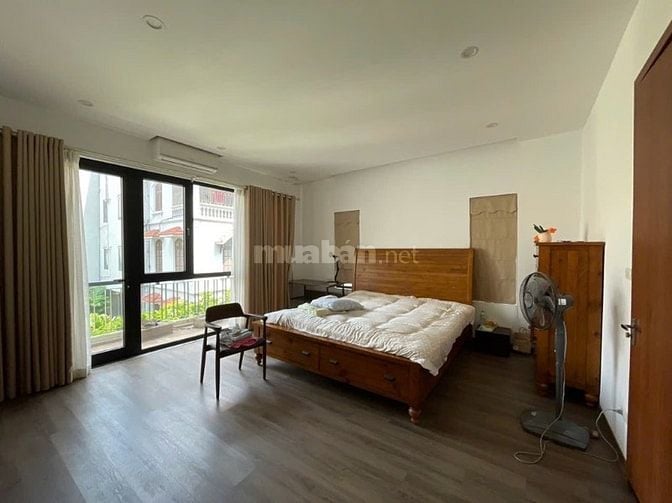 BIỆT THỰ SÂN VƯỜN NGUYỄN SƠN- Ô TÔ ĐỖ CỬA HOA HẬU. MT 6M. HƠN 18 TỶ