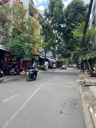 Bán nhà MT đường số 5 KDC Him Lam Nam Sài Gòn – 5m x 15,5m  - 17 tỉ
