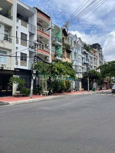 Bán nhà MT đường số 5 KDC Him Lam Nam Sài Gòn – 5m x 15,5m  - 17 tỉ