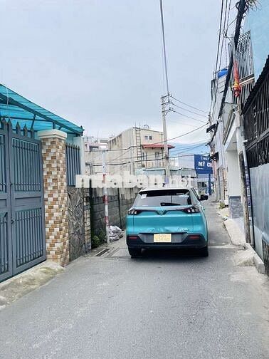 NHÀ TO HẺM XE HƠI NGỦ TRONG NHÀ CHÍNH CHỦ