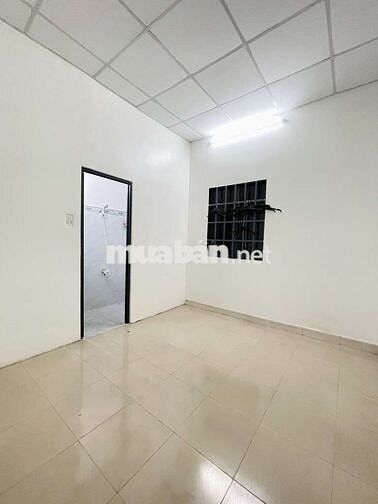 NHÀ TO HẺM XE HƠI NGỦ TRONG NHÀ CHÍNH CHỦ