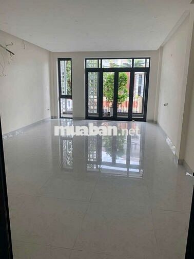 Cho thuê nhà 3 tầng mt Nguyễn Hữu Thọ, Đà Nẵng