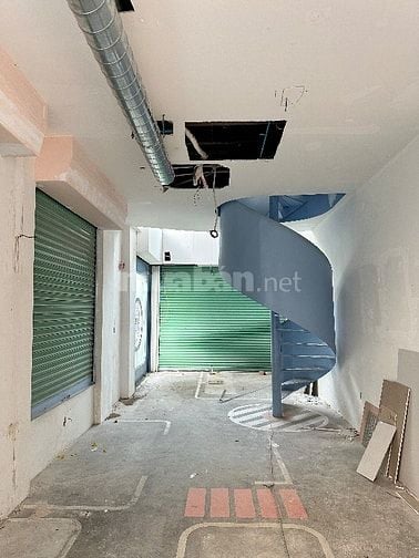 Góc 2 mặt tiền - trung tâm, Quận 1 - 4,2x24m - trệt lầu ST, suốt đẹp