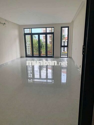 Cho thuê nhà 3 tầng mt Nguyễn Hữu Thọ, Đà Nẵng