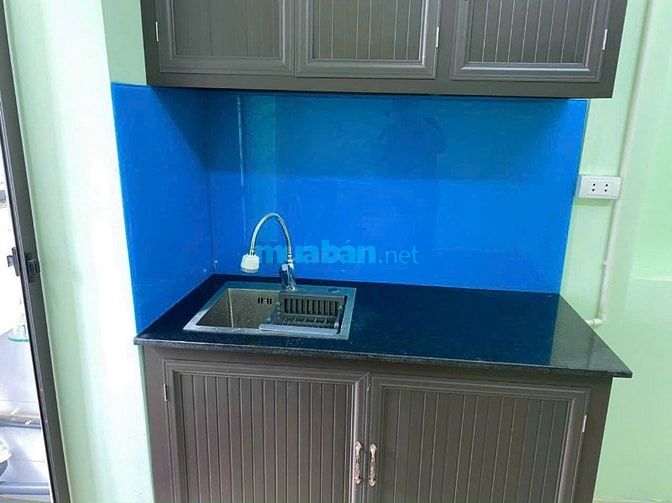 Cần bán gấp căn hộ tập thể phố Đại Cồ Việt, DT 25m2, giá 3.2 tỷ