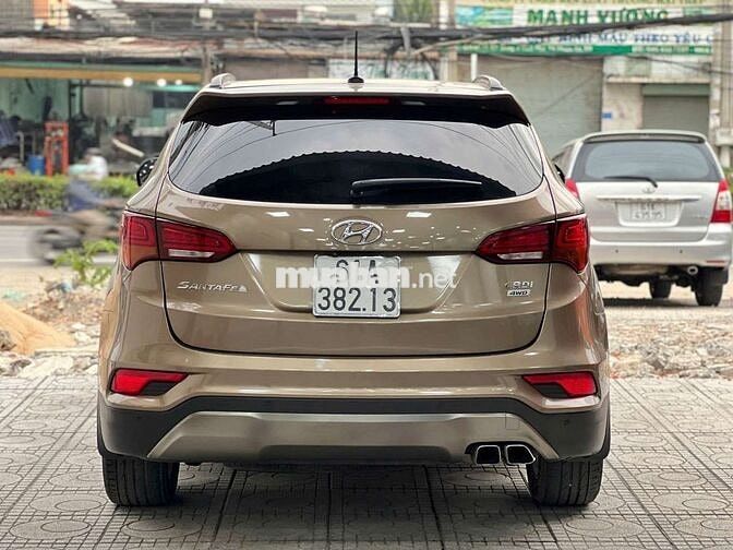 Hyundai Santafe 2016 2.2L 4WD - 130000 km