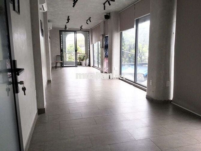 Cho thuê nguyên lầu 1 ,sẵn máy lạnh, căn góc mặt tiền Đs21 p8 Gò Vấp