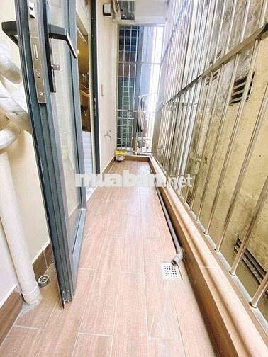 CĂN HỘ MINI CAO CẤP DẠNG GÁC BAN CÔNG SIÊU RỘNG SÁT CẦU CHỮ Y QUẬN 5