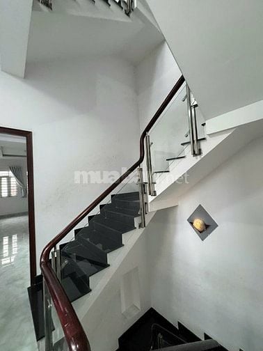 HIẾM NHÀ GÓC 2 MẶT TIỀN CXPL A 4.25x18.5m TRỆT LỬNG 2 LẦU ST GIÁ 10.2T