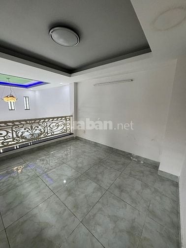 HIẾM NHÀ GÓC 2 MẶT TIỀN CXPL A 4.25x18.5m TRỆT LỬNG 2 LẦU ST GIÁ 10.2T