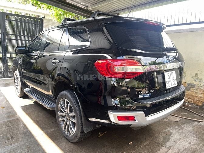 Ford Everest bản 2.0 Bi-Turbo 4x4, Full option nhập khẩu Thái Lan