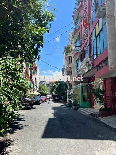 chính chủ cần bán nhà 5 tầng hẻm Vip 134/ Thành Thái P14 Quận 10