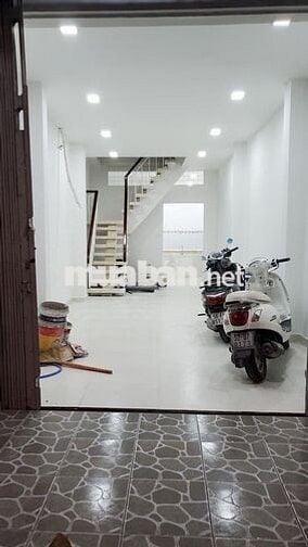 Cho thuê nhà mặt tiền Tân Phước, P.6, Q.10 giá 25tr