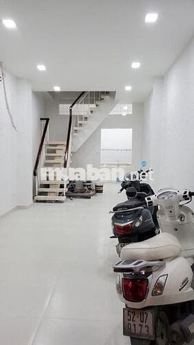 Cho thuê nhà mặt tiền Tân Phước, P.6, Q.10 giá 25tr