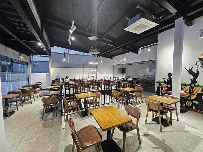 NGANG 10M, KHÔNG GIAN MỞ, SÂN RỘNG TẠI SỐ 553 LÊ VĂN LƯƠNG QUẬN 7,
