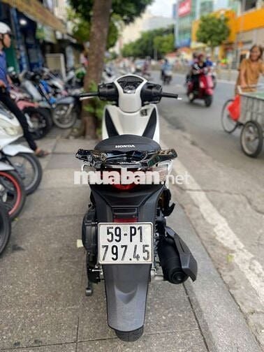 Honda SH 150 2015 mới 90% Bstp chính chủ