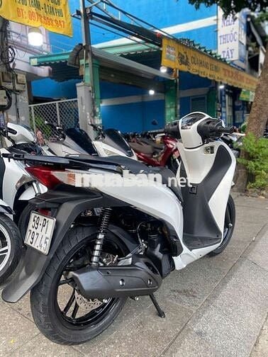 Honda SH 150 2015 mới 90% Bstp chính chủ