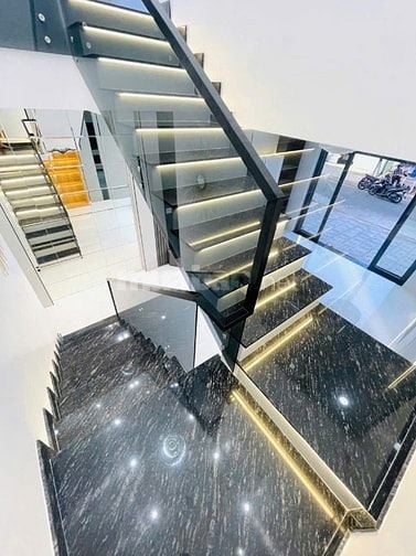 OCB THANH LÝ CĂN NHÀ CẤP 4 GÁC LỬNG , SHR , GIÁ TỐT .