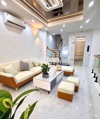 ĐH Y- Vincom phạm ngọc thạch! 5 tầng, thang máy mới đẹp ở ngay