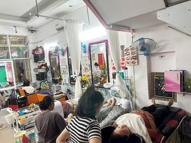Sang tiệm tóc đang KD tốt do chuyển chỗ ở, Hoàng Hoa Thám, Bình Thạnh