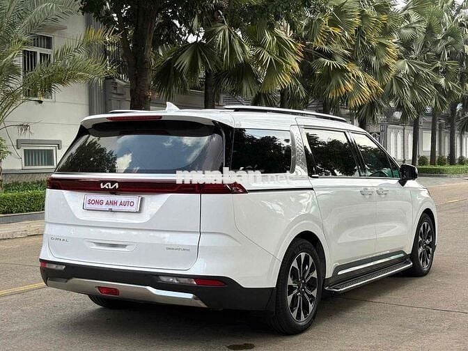 Kia Carnival 2023 Signature 2.2D - 70000 km