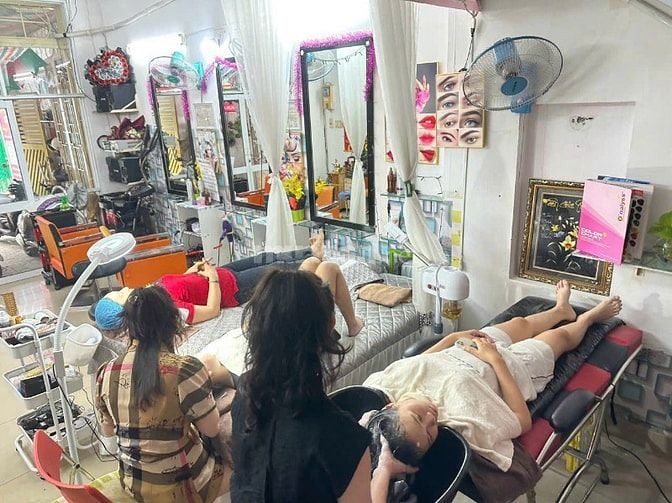Sang tiệm tóc đang KD tốt do chuyển chỗ ở, Hoàng Hoa Thám, Bình Thạnh