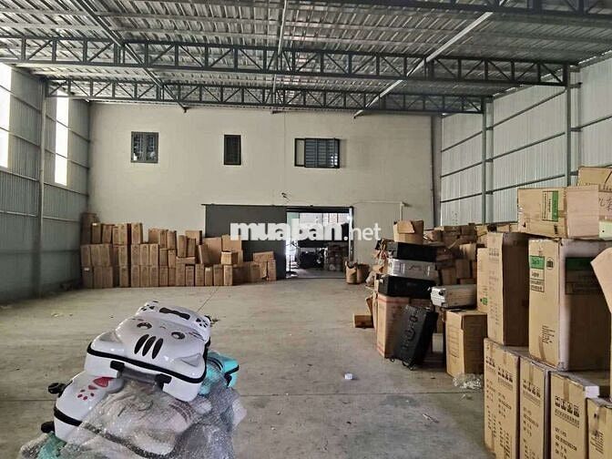 Xưởng 2200m giá 95 tr Đức Hòa Long An