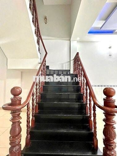 CHO THUÊ NHÀ 4 TẦNG 4 X 20M 5PN TRUNG MỸ TÂY Q12 XE HƠI NGỦ TRONG NHÀ