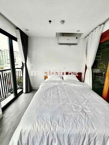 Căn Hộ 1PN Ban Công 30m2 - Máy Giặt Riêng - Gần Ngã 4 Hàng Xanh