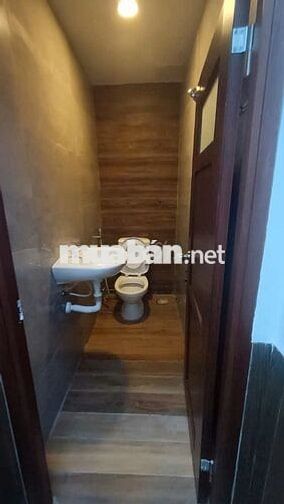 cho thuê nhà 5 triệu 2 PN LỘ Ô TÔ ngang Cao Đẳng nghề