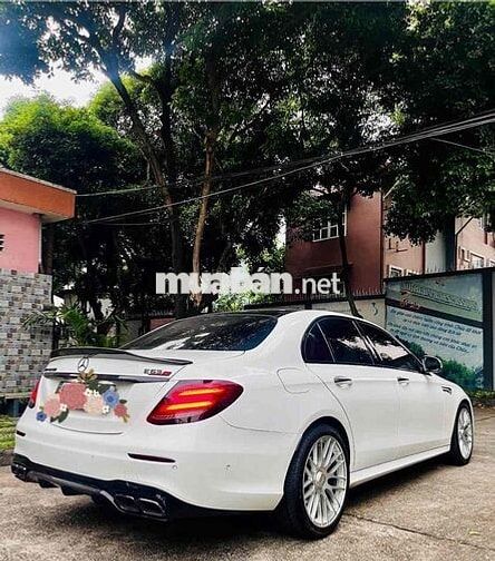 Mercedes Benz E Class 2016 E300 AMG - 87000 km