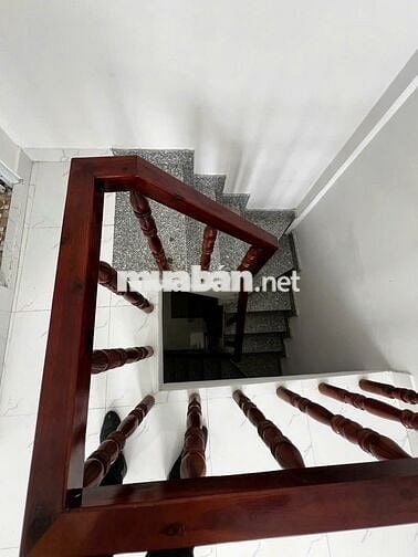 Bán căn này 1 trệt 2 lầu, 3WC , kiên cố, 465tr, cách đường lớn 50m