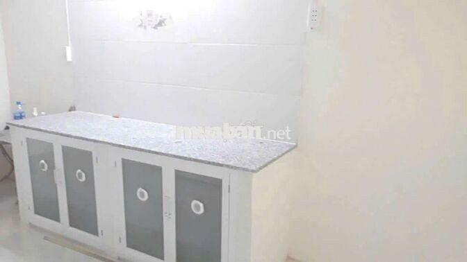 CH tầng lửng chợ Phùng Hưng p14 2PN 1WC 60m 5,5tr ở liền  (TL)
