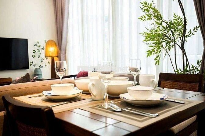 CHO THUÊ CĂN HỘ 2PN NGAY CHỢ TÂN ĐỊNH, QUẬN 1