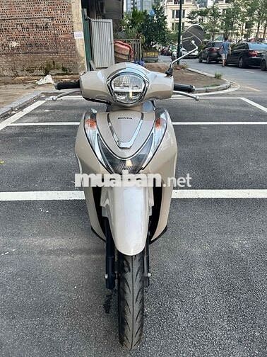 sh mode màu trà sữa nữ đi