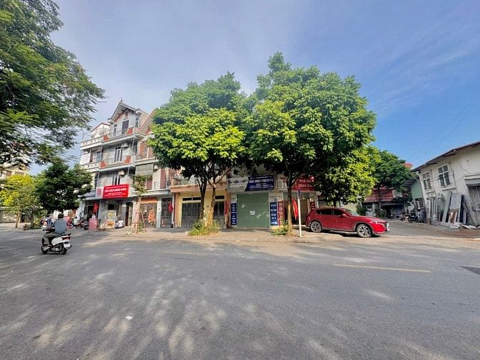 Mặt phố kinh doanh, Nhà 5 tầng vỉa hè đường 17m Khuôn tiền hiếm 12.x  Mặt phố kinh doanh, Nhà 5 tầng vỉa hè đường 17m Khuôn tiền hiếm 12.x