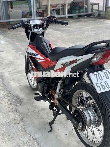 SONIC trắng đỏ đen