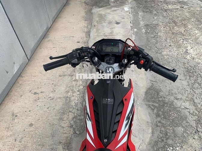 SONIC trắng đỏ đen