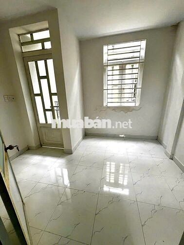 Bán căn này 1 trệt 2 lầu, 3WC , kiên cố, 465tr, cách đường lớn 50m