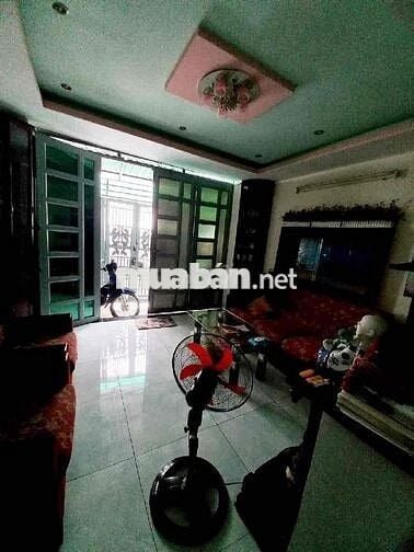 BÁN NHÀ DIỆN TÍCH KHỦNG 72m2 - 5PN - NGANG 8M - GẦN UỶ BAN PHƯỜNG PHÚ