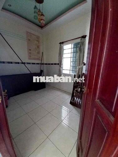 BÁN NHÀ DIỆN TÍCH KHỦNG 72m2 - 5PN - NGANG 8M - GẦN UỶ BAN PHƯỜNG PHÚ