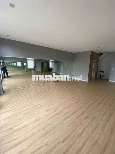 Cho thuê shophouse 5 tầng Vinhome  OCP 1 GL thang máy, giá chỉ 23tr/th