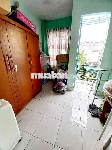 BÁN NHÀ DIỆN TÍCH KHỦNG 72m2 - 5PN - NGANG 8M - GẦN UỶ BAN PHƯỜNG PHÚ