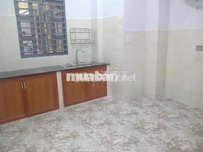 Nhà 2 tầng Trần Quang Diệu nhỉnh 2 tỷ DT 4,2 x 3,5 cách HXH 10 m