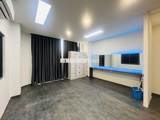 SIÊU PHẨM ỐP KÍNH ! Nhà 2D Cao Thắng Quận 3. Nhà mới 100%, DTSD 500m2